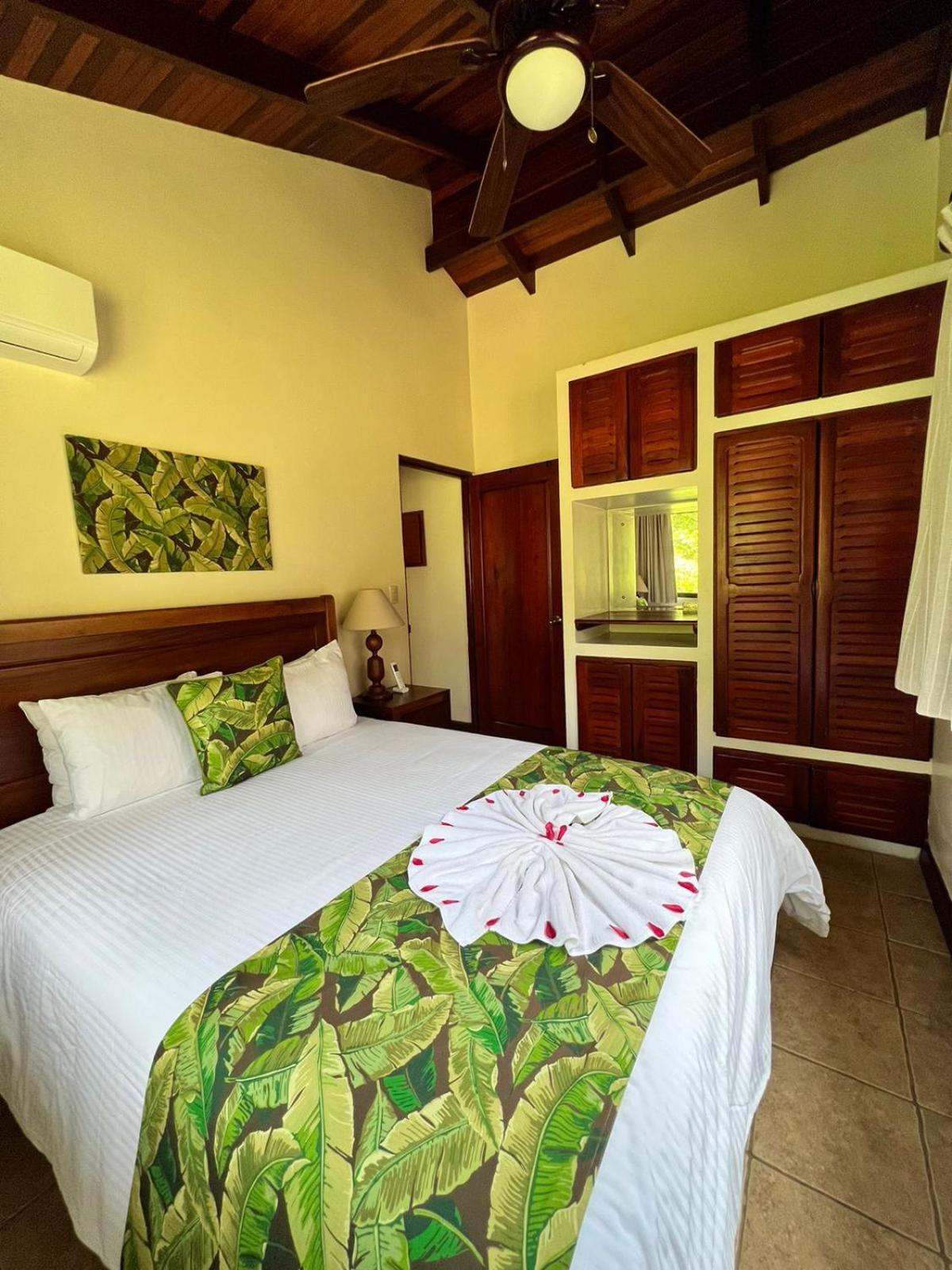 La Foresta Nature Resort Quepos Buitenkant foto