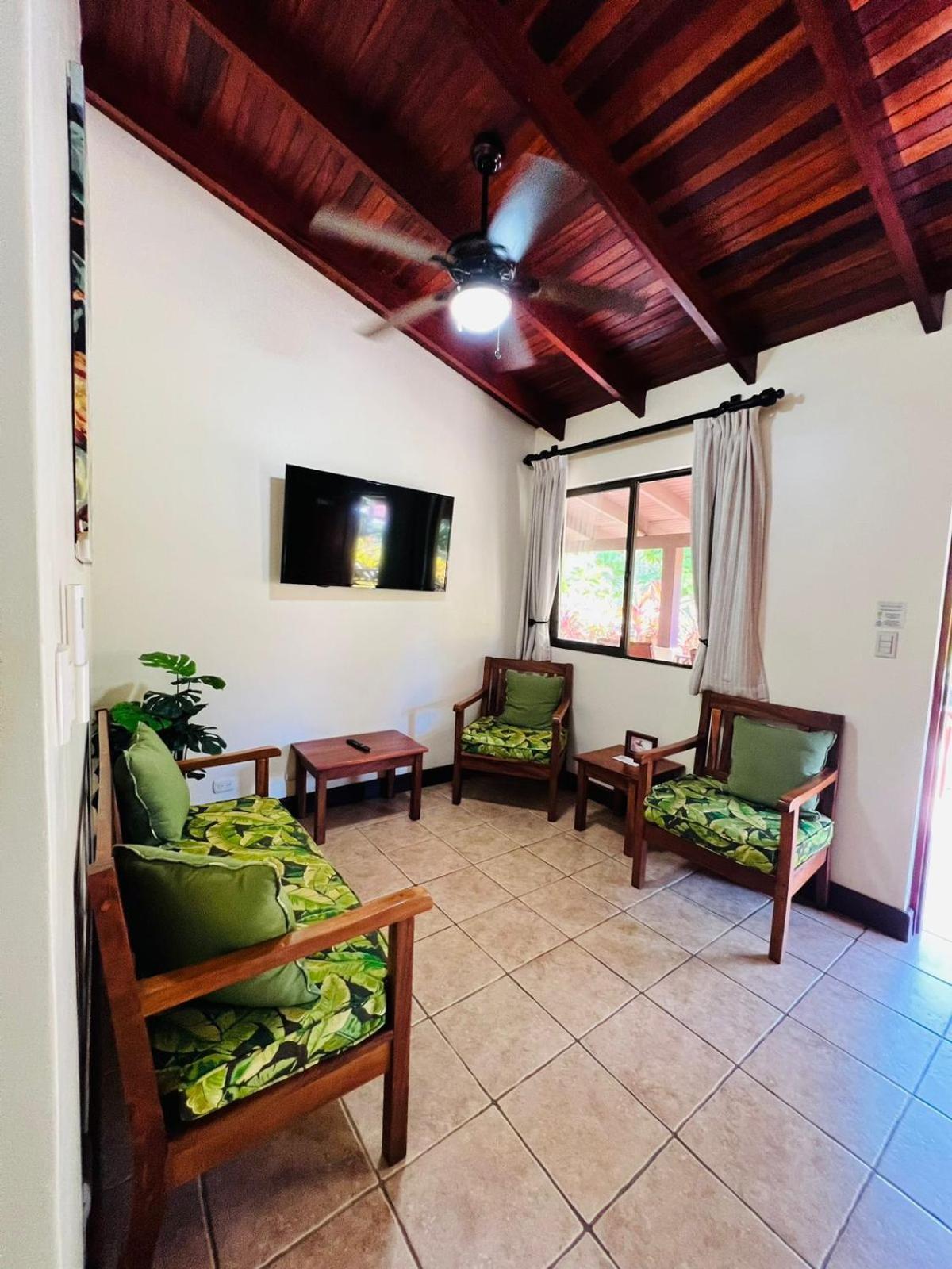 La Foresta Nature Resort Quepos Buitenkant foto