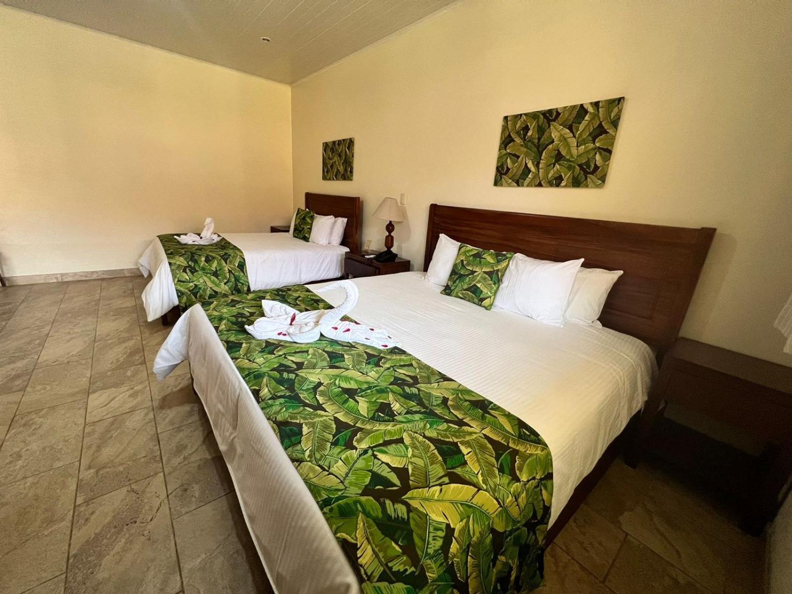 La Foresta Nature Resort Quepos Buitenkant foto