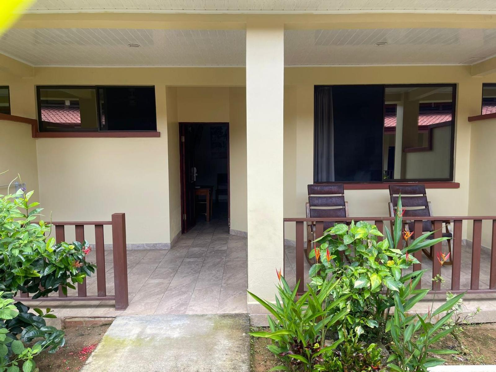 La Foresta Nature Resort Quepos Buitenkant foto