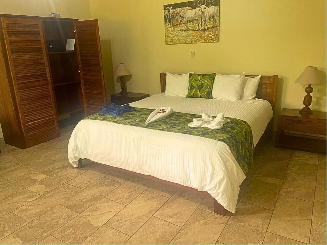 La Foresta Nature Resort Quepos Buitenkant foto